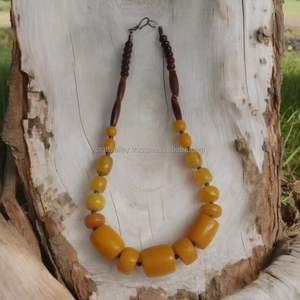 Collier d'ange fait à la main de haute qualité pour femmes Design gravé personnalisé nouveau modèle de bijoux en résine acrylique de perle en bois - Product Image 6