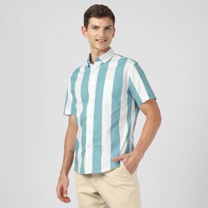 Chemise de plage à fleurs hawaïennes pour hommes-Tissu à séchage rapide, idéal pour les événements au bord de la piscine et les escapades tropicales - Product Image 2