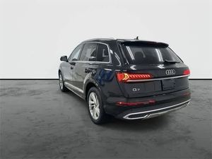 SUV Q7 quattro Premium Plus 55 TFSI 2024 Mythos Negro Metálico, Usado en Excelentes Condiciones y a un Precio Increíble, con Asientos de Cuero y Techo Corredizo - Product Image 6