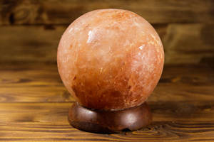 Lámpara de esfera de sal rosa del Himalaya al por mayor, diseño artístico artesanal de cuenco, cesta tallada, brillo sereno, decoración del hogar, artesanías naturales - Product Image 4