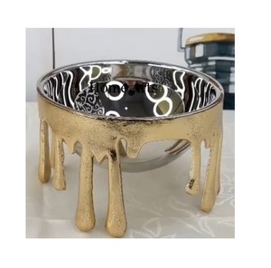 Ensemble de 6 bols à nourriture de tailles différentes, design simple, couleur or, bols de service pour chocolats, provenant d'un fabricant en Inde - Product Image 2