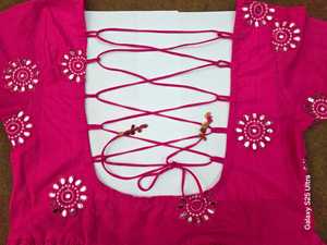 Ensemble Kurti Pantalon Anarkali Kameez pour Femme en Coton Ethnique Style Indien avec Broderie et Travail de Miroir pour Mariage, Fête et Occasions Spéciales - Vente en Gros - Product Image 4