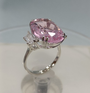 แหวนนิ้วทองเหลืองคลาสสิกชุบโรเดียมประดับเพทาย SKU-5965 E4 - Product Image 1