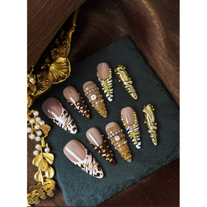 Opulent Reign Couture - Uñas Postizas de Lujo, Decoraciones para Uñas - Product Image 1