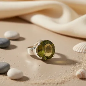 Anillo de Plata 925 con Topacio Ovalado, Engaste de Puntas, Estilo Geométrico, Unisex, para Uso Diario, con Baño de Rodio - Product Image 2