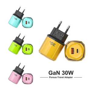 Chargeur USB PD double port 30W à charge rapide, sortie 20V, entrée 15V 2A USB 0.5A, protection contre les courts-circuits pour téléphones portables et écouteurs - US/EU/JP - Product Image 1