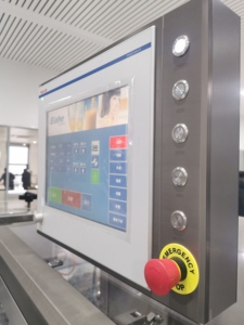 Máquina automática de sellado de llenado de formación horizontal de alta precisión para bebidas, productos básicos de plástico, núcleo de Motor de engranaje de nueva condición - Product Image 3