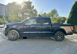 F-150 Lightning Standard Range 98 kWh XIV d'occasion 2022, faible kilométrage, automatique, toit ouvrant panoramique, feux LED, feux diurnes LED, 6 places - Product Image 5
