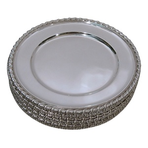 Assiette de chargeur de finition dorée faite à la main de haute qualité pour la célébration traditionnelle de repas de mariage avec des réunions de famille - Product Image 3