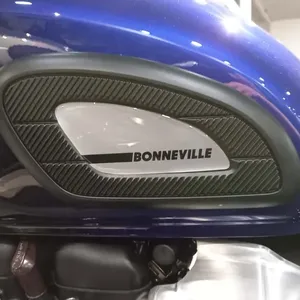 Adesivi Protettivi Laterali 3D per Serbatoio Moto Triumph Bonneville - Product Image 1
