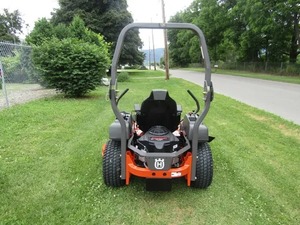บริการส่งถึงบ้าน เครื่องยนต์ Husqvarna MZ61 61 นิ้ว ปี 2025 สภาพใหม่/มือสอง รถตัดหญ้าแบบ Zero Turn พร้อมเครื่องยนต์สำหรับใช้งานในฟาร์ม ขับเคลื่อนด้วยตัวเอง พร้อมฟังก์ชั่น Mulching ขาย - Product Image 2