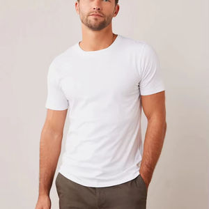 T-shirt moderne pour hommes Fournisseur de vêtements de rue personnalisés Tenue décontractée pour salon de voyage Usage quotidien Confort Fourniture en gros - Product Image 1