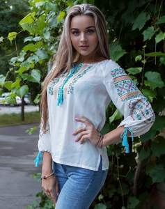 Blusa bordada de algodón de estilo rumano para mujer, Top tradicional personalizado con hermosa decoración de encaje - Product Image 4