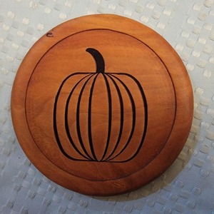 Tabla de cortar premium de madera de acacia tradicional con asa recortada y pulido natural para un estilo culinario profesional - Product Image 5