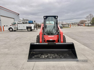 Cargadora Compacta Manitou 3300V 2025 de 72HP con Elevación Vertical y Alta Capacidad en Venta - Product Image 2