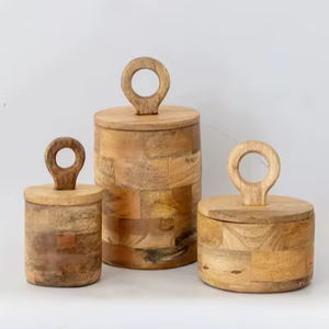 Boîte tendance, fabriquée à la main et tournée à partir de bois de mangue - Product Image 1