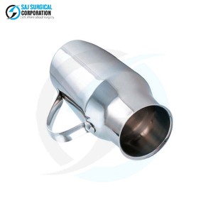 Urinoir masculin manuel en acier inoxydable de qualité hospitalière réutilisable pour les soins aux patients alités avec conception de poignée sécurisée - Product Image 6