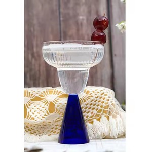 Exportateur indien Verre à cocktail moderne pour les célébrations ou les cadeaux et les divertissements à domicile et les fêtes disponibles à la vente - Product Image 1