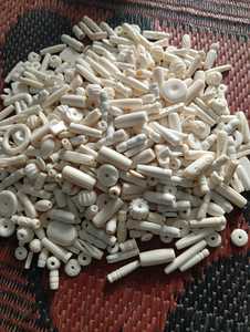 Cuentas de cuerno y hueso surtidas hechas a medida para diseñadores de joyas y Tiendas de Cuentas reventa Shell Bone & Coral Beads - Product Image 2