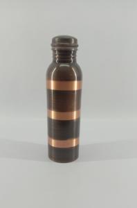 Botella de agua de cobre única personalizada, recipiente de plástico puro negro y marrón 100% con logotipo personalizado a la venta - Product Image 2