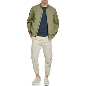 Blouson aviateur personnalisé pour hommes, veste matelassée Softshell, vêtements d'extérieur durables pour la randonnée, les voyages et un usage quotidien - Product Image 3