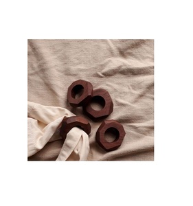 Rond de serviette en bois fait à la main rustique parfait pour les événements de fête de table à manger vintage mariages idées de décoration de ferme - Product Image 1