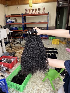 Fumi de cheveux vietnamiens Super Double Drawn Bundles de cheveux avec fermeture Vietnamien Fumi Pixie Curls cheveux bruts - Product Image 3