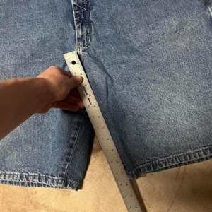 กางเกงยีนส์ขาสั้นทรงวินเทจ - Product Image 2