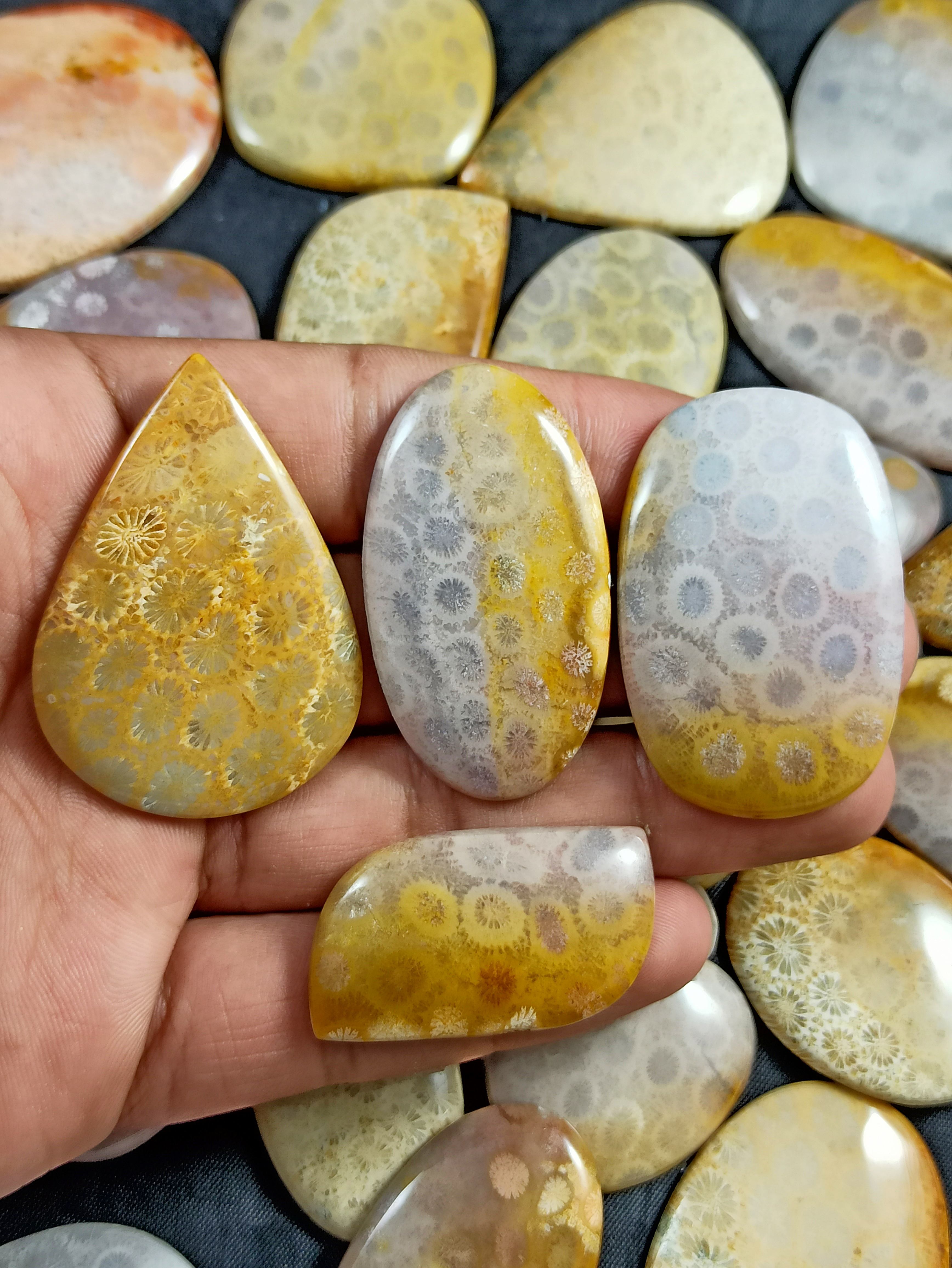 สีเหลือง