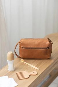 Neceser de Cuero de Tamaño Mediano con Cierre de Cremallera, Estuche Cosmético Portátil con Asa Suave, Estilo Minimalista - Product Image 4