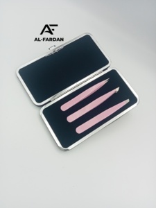 Pince à épiler pour sourcils rose clair, à pointe inclinée carrée, en acier inoxydable, avec logo personnalisé - Product Image 3