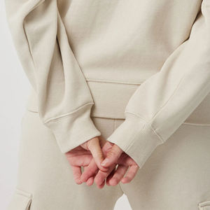 บริการ OEM เสื้อฮู้ดซิปผู้หญิงสำหรับฤดูหนาว โลโก้ด้านหน้า ผ้าฝ้าย 100% ระบายอากาศได้ดี คุณภาพสูง ออกแบบตามสั่ง - Product Image 3