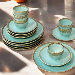 Juego de Platos de Cerámica Aqua Coastal con Detalles Rústicos en el Borde, Acabado Brillante y Construcción Duradera para Experiencias Culinarias Vibrantes - Product Image 5