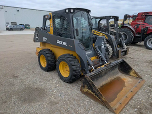 Minicargadora de orugas John Deere 324G usada para construcción, año 2023, carga nominal de 9 toneladas, potencia de 75KW, en buen estado de funcionamiento para reposición. - Product Image 1