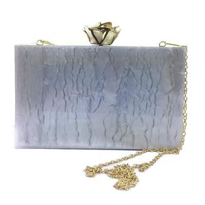 Pochette en résine fabriquée à la main pour un look élégant pochette en résine sur mesure pour la promotion de la marque sac de messager de luxe pour les femmes - Product Image 4