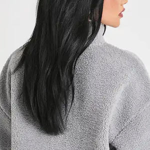 Sweat-shirt pour femme en tissu sherpa, décontracté, avec logo, pour les acheteurs en gros, prix de gros, design avec col zippé quart, design 2026 - Product Image 5