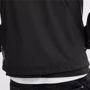 Chaqueta Cortavientos Ligera con Capucha y Tela Resistente al Agua para un Uso Exterior Confiable y Cómodo - Product Image 6