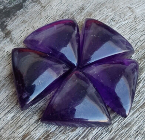 พลอยอะเมทิสต์สีม่วงธรรมชาติทรงล้านล้านแบนสำหรับทำเครื่องประดับสร้อยข้อมือแหวนอัญมณีคุณภาพสูง - Product Image 5