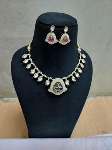 Ensemble exclusif de Kundan de mariée artisanal boucles d'oreilles majestueuses en laiton pour l'élégance classique pour les mariées de mariage - Product Image 4