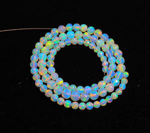 Atractivo Ópalo Etíope de 4mm - 6mm, Esfera Facetada Brillante, Ópalo Etíope con Destellos Arcoíris, Hilo de Esferas de 16 Pulgadas - Product Image 5