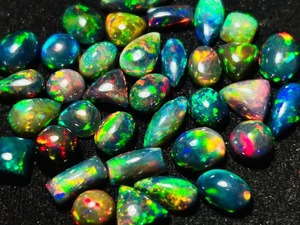 Opales noires naturelles de qualité supérieure, cabochons de formes variées, pierres précieuses en vrac avec jeu de couleurs, collection de 3 à 5 carats - Product Image 4
