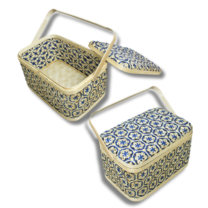 Producto superior: Celebre momentos especiales con nuestras cestas de regalo de comida gourmet, llenas de deliciosas golosinas y accesorios de cocina - Product Image 1