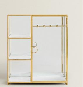 Caja de joyería de metal grabada a mano con motivos impresionantes, accesorio de lujo para uso personal o como un regalo único. - Product Image 6