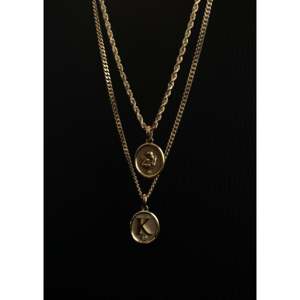 Collier pendentif Lettre d'amour en diamant avec chaîne gourmette, Breloques élégantes en diamant - Product Image 3