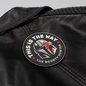 Etiquetas blandas en relieve de alta calidad, parches con logotipo de goma de silicona, parches para ropa de PVC 3D de goma en relieve con logotipo personalizado OEM, duraderos - Product Image 3