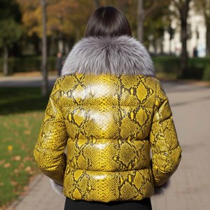 Chaqueta de Cuero Acolchada a Cuadros para Mujer con Cuello de Piel de Zorro y Cierre de Cremallera, Chaqueta de Invierno Estilo Urbano - Product Image 3