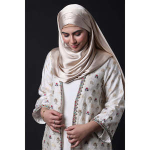 Ensembles de costumes pour femmes Golden Pearl, élégants et luxueux - Product Image 4