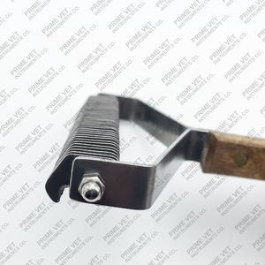 Peine para Ganado Premium de Prime Vet, Peine de Acero Resistente para el Cuidado del Cabello y el Aseo |   Suministros para Exposiciones Ganaderas - Product Image 4