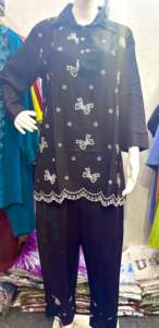 Ensemble deux pièces décontracté pour femmes-Pantalon brodé à imprimé floral doux Bouton Décoration Western Canvas Vacation Wear Wholesale India - Product Image 3