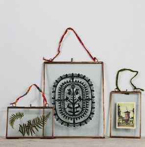 Marco de fotos de vidrio hecho a mano único con esquinas artísticas adecuado para restaurantes elegantes y casas patrimoniales - Product Image 3